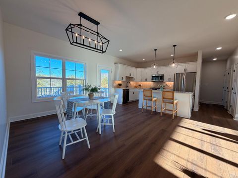 Tiny photo for 1100 Live Oak Court, Forest, VA 24551 (MLS # 363967)