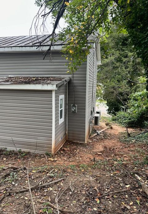 Tiny photo for 3 Watts St Ext St, Gretna, VA 24557 (MLS # 362458)