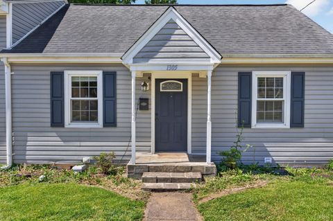 Tiny photo for 1305 Harding Street Street, Lynchburg, VA 24502 (MLS # 366790)