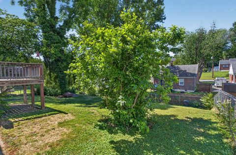 Tiny photo for 1305 Harding Street Street, Lynchburg, VA 24502 (MLS # 366790)