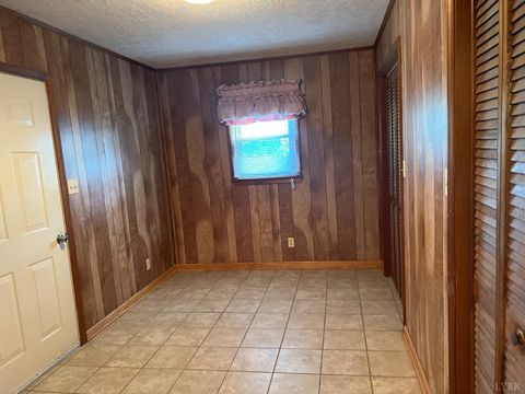 Tiny photo for 509 Riverbend Road, Altavista, VA 24517 (MLS # 363213)