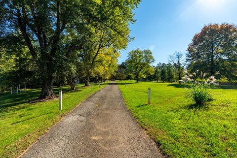 Tiny photo for 116 Winridge Drive, Madison Heights, VA 24572 (MLS # 366704)