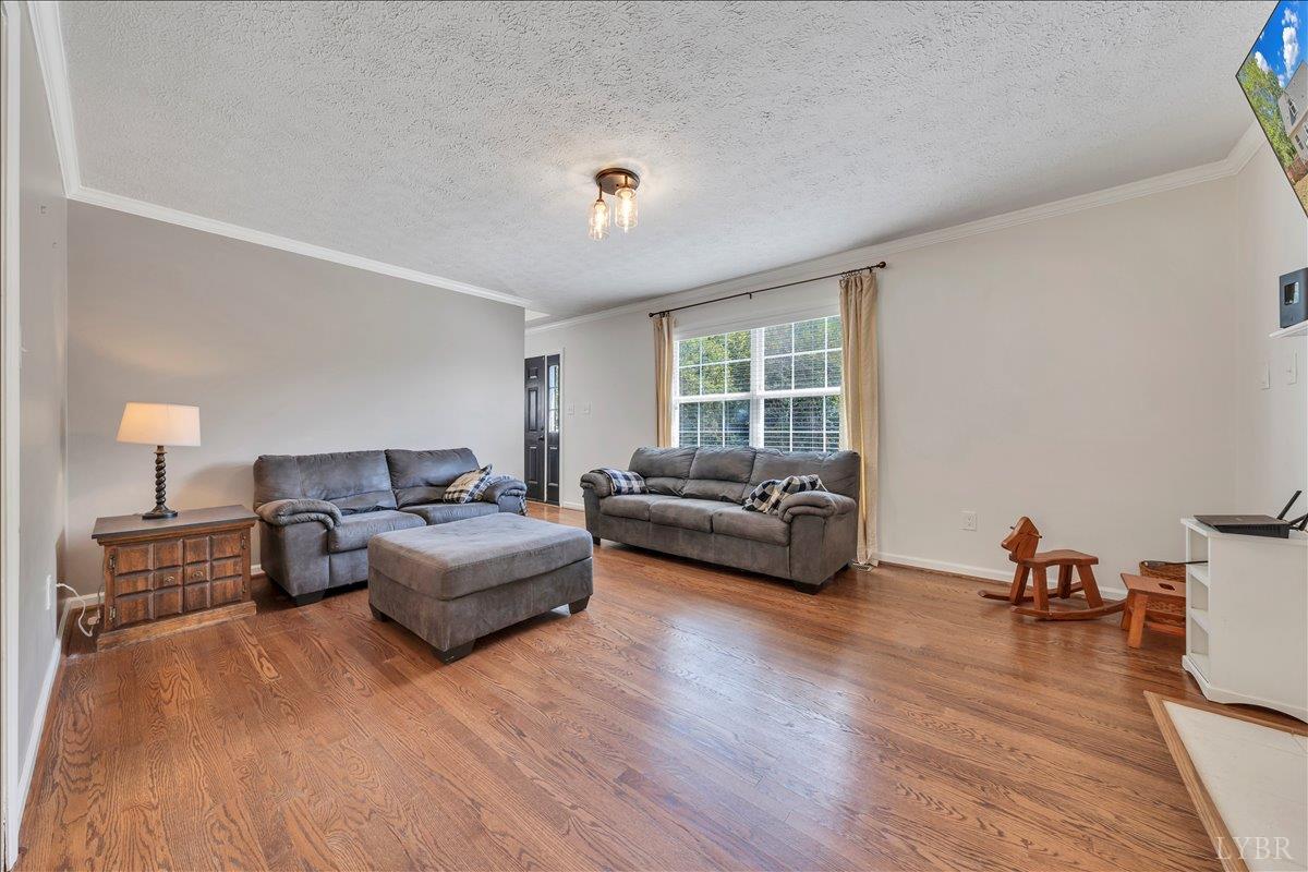 Lynchburg, Virginia 24502, United States, 3 Bedrooms Bedrooms, ,4 BathroomsBathrooms,Residential,Active,210405