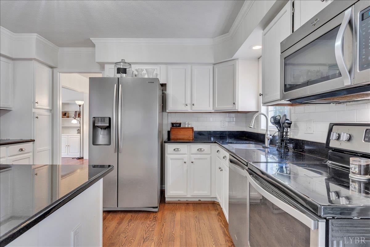 Lynchburg, Virginia 24502, United States, 3 Bedrooms Bedrooms, ,4 BathroomsBathrooms,Residential,Active,210405