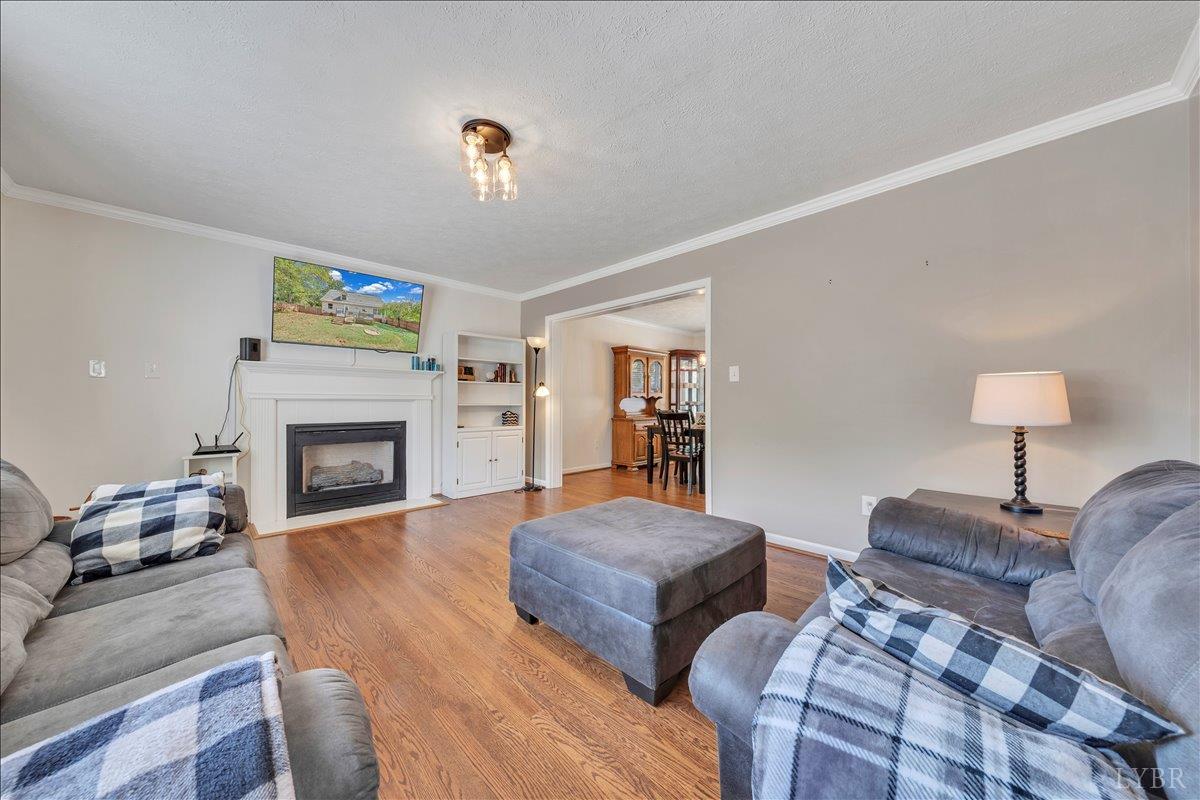 Lynchburg, Virginia 24502, United States, 3 Bedrooms Bedrooms, ,4 BathroomsBathrooms,Residential,Active,210405