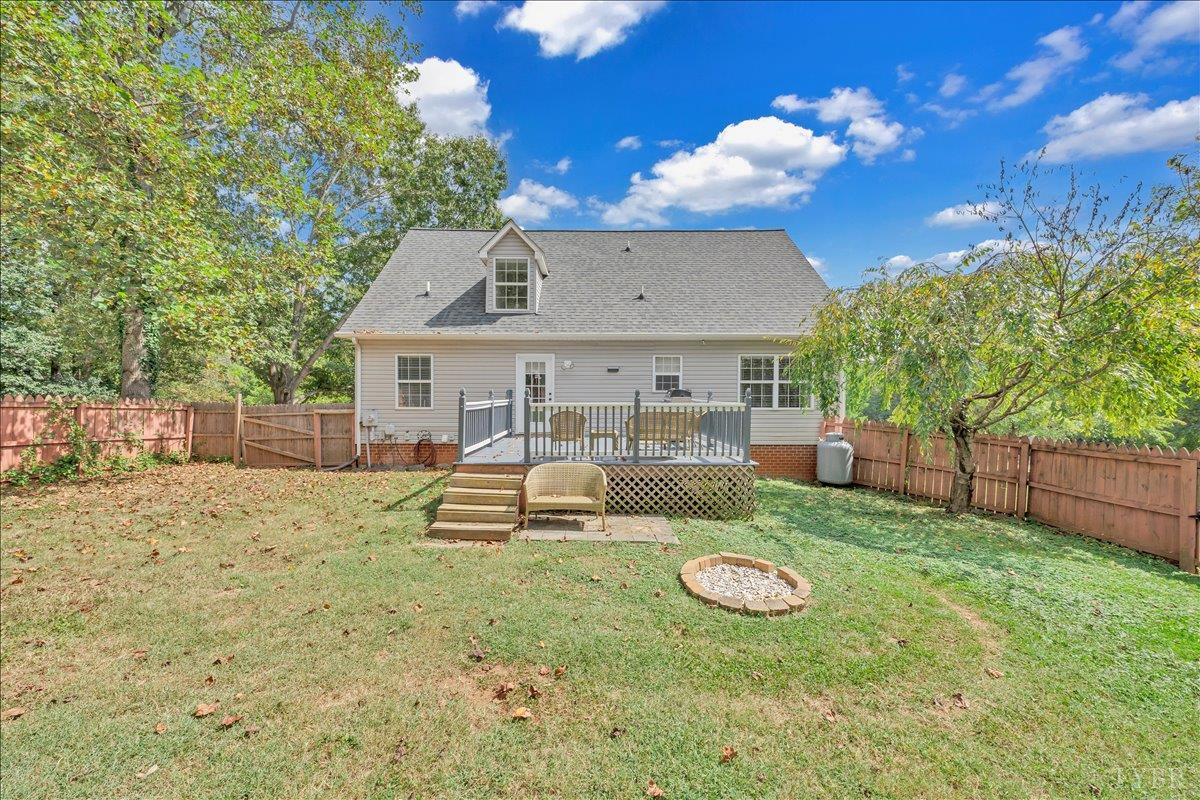 Lynchburg, Virginia 24502, United States, 3 Bedrooms Bedrooms, ,4 BathroomsBathrooms,Residential,Active,210405