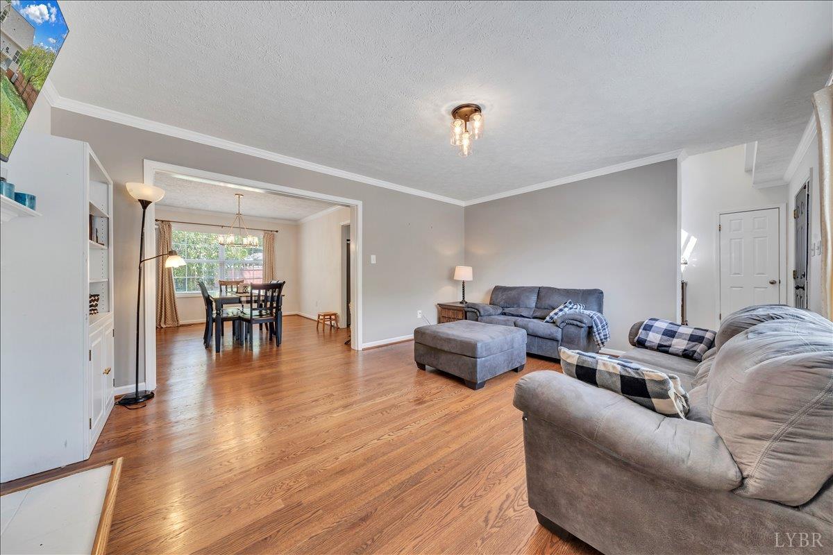 Lynchburg, Virginia 24502, United States, 3 Bedrooms Bedrooms, ,4 BathroomsBathrooms,Residential,Active,210405