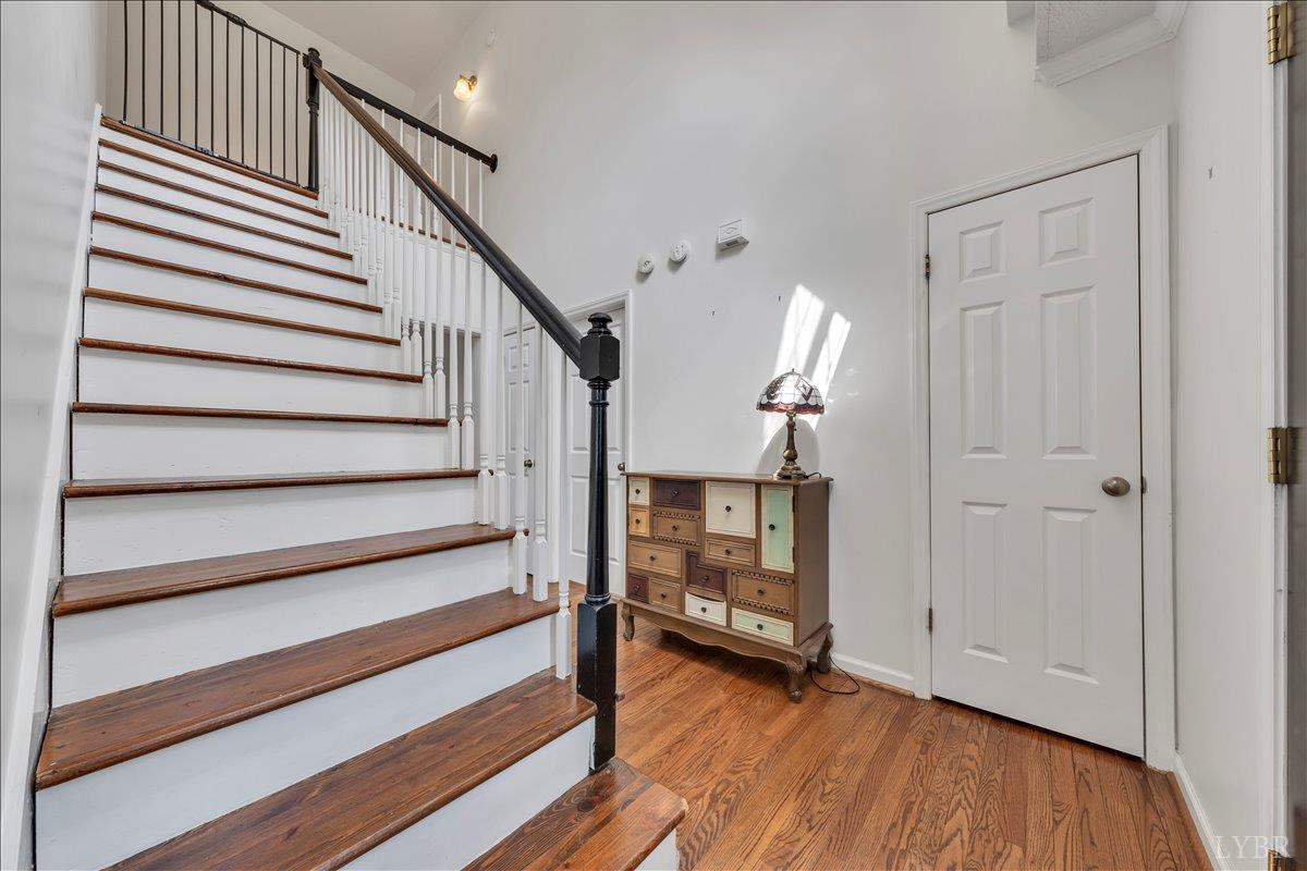 Lynchburg, Virginia 24502, United States, 3 Bedrooms Bedrooms, ,4 BathroomsBathrooms,Residential,Active,210405