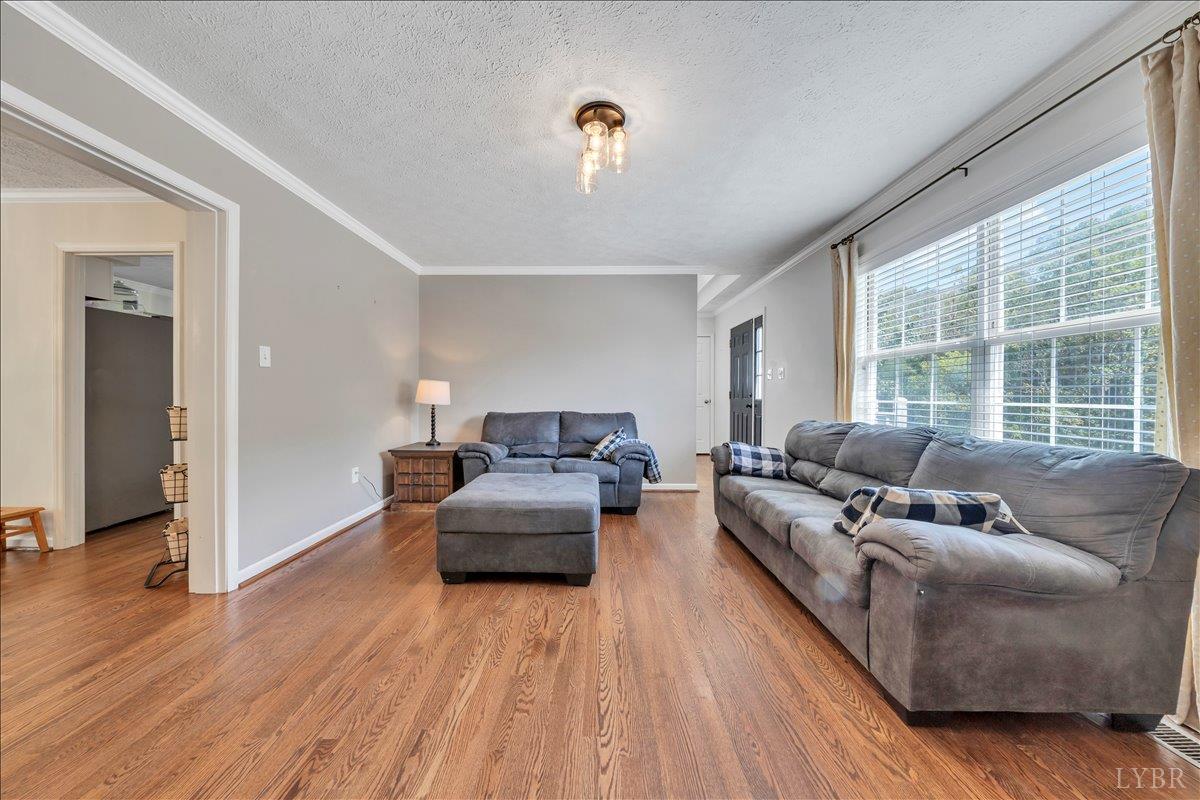 Lynchburg, Virginia 24502, United States, 3 Bedrooms Bedrooms, ,4 BathroomsBathrooms,Residential,Active,210405