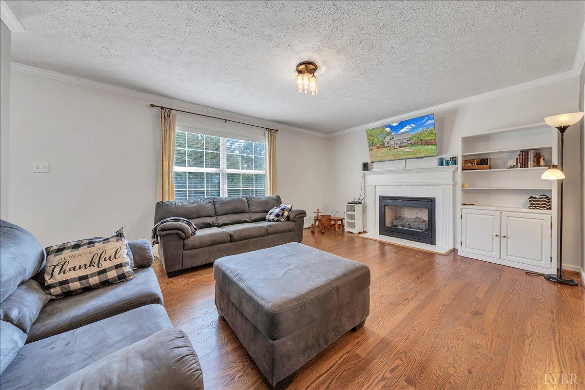 Lynchburg, Virginia 24502, United States, 3 Bedrooms Bedrooms, ,4 BathroomsBathrooms,Residential,Active,210405