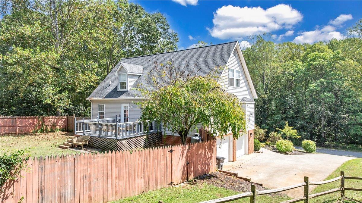 Lynchburg, Virginia 24502, United States, 3 Bedrooms Bedrooms, ,4 BathroomsBathrooms,Residential,Active,210405