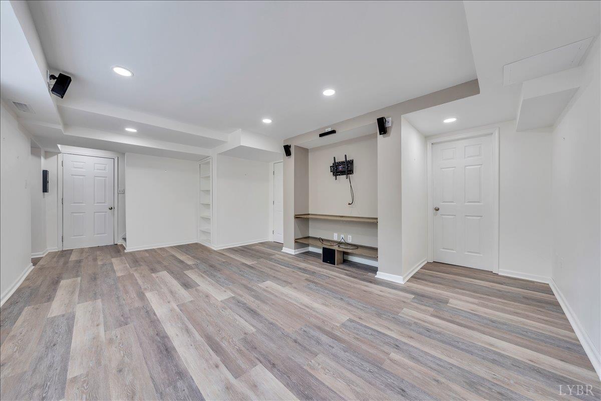 Lynchburg, Virginia 24502, United States, 3 Bedrooms Bedrooms, ,4 BathroomsBathrooms,Residential,Active,210405