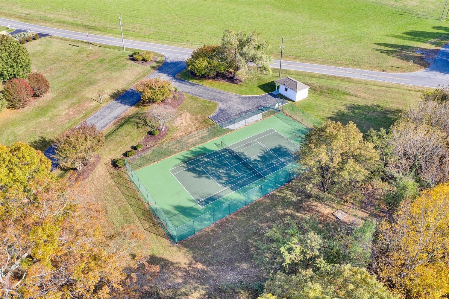 Rolling Road, Moneta, Virginia image 9