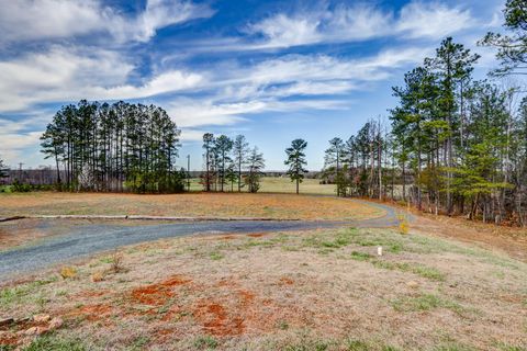 Tiny photo for 2518 Reedy Spring Road, Spout Spring, VA 24593 (MLS # 365081)