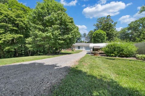 Tiny photo for 1124 Homeplace Road, Bedford, VA 24523 (MLS # 366792)