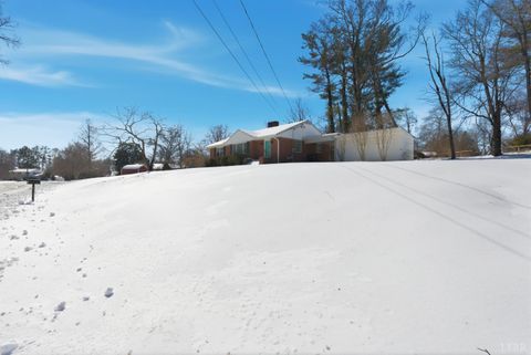 Tiny photo for 2229 Taylor Farm Road, Lynchburg, VA 24503 (MLS # 364445)