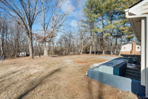 Tiny photo for 649 Amelon Road, Madison Heights, VA 24572 (MLS # 364225)