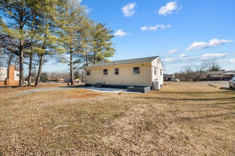 Tiny photo for 649 Amelon Road, Madison Heights, VA 24572 (MLS # 364225)