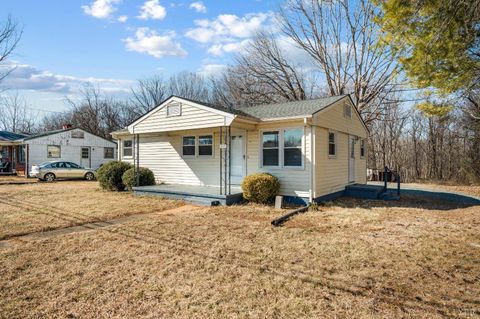 Tiny photo for 649 Amelon Road, Madison Heights, VA 24572 (MLS # 364225)