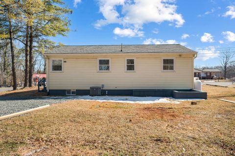 Tiny photo for 649 Amelon Road, Madison Heights, VA 24572 (MLS # 364225)
