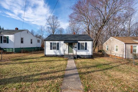 Tiny photo for 1201 Stratford Road, Lynchburg, VA 24502 (MLS # 364359)