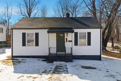 Photo of 1201 Stratford Road, Lynchburg, VA 24502 (MLS # 364359)