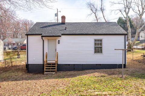 Tiny photo for 1201 Stratford Road, Lynchburg, VA 24502 (MLS # 364359)