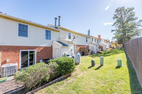 Tiny photo for 66 Cavalier Court, Lynchburg, VA 24502 (MLS # 362750)