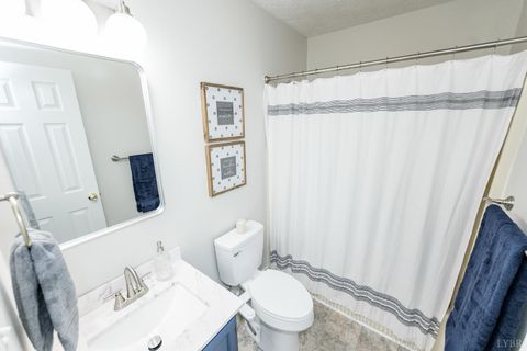 Tiny photo for 66 Cavalier Court, Lynchburg, VA 24502 (MLS # 362750)