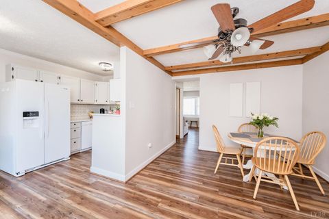 Tiny photo for 66 Cavalier Court, Lynchburg, VA 24502 (MLS # 362750)