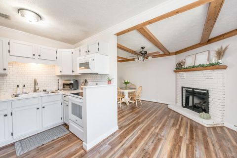 Tiny photo for 66 Cavalier Court, Lynchburg, VA 24502 (MLS # 362750)