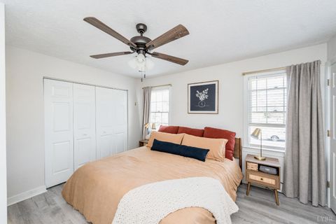 Tiny photo for 66 Cavalier Court, Lynchburg, VA 24502 (MLS # 362750)