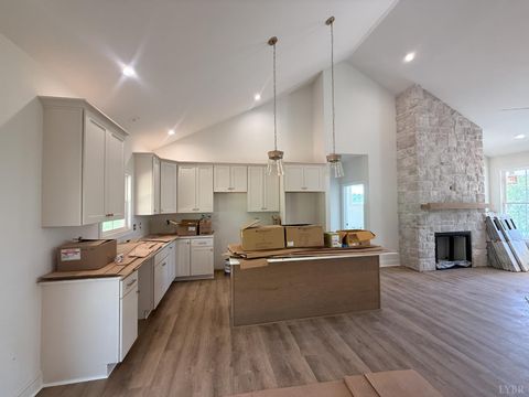 Tiny photo for 9009 Stonewall Road, Appomattox, VA 24522 (MLS # 366142)
