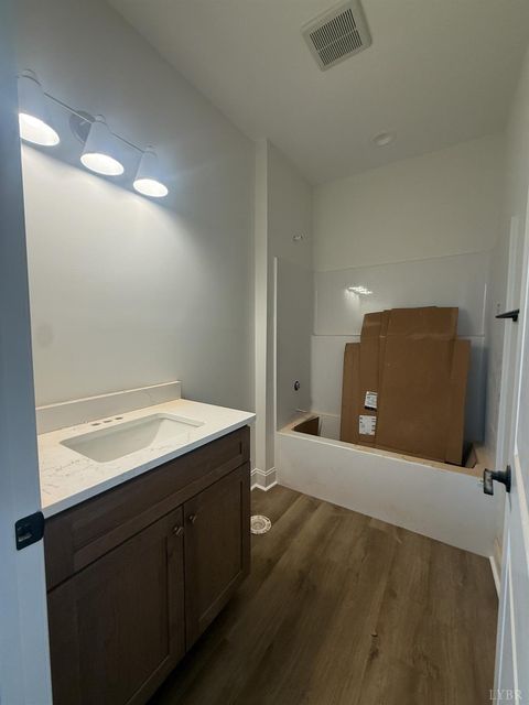 Tiny photo for 9009 Stonewall Road, Appomattox, VA 24522 (MLS # 366142)