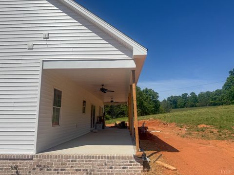 Tiny photo for 9009 Stonewall Road, Appomattox, VA 24522 (MLS # 366142)