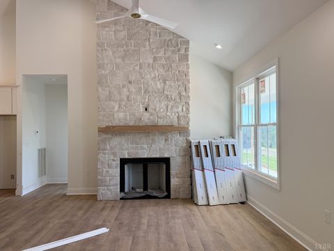 Tiny photo for 9009 Stonewall Road, Appomattox, VA 24522 (MLS # 366142)