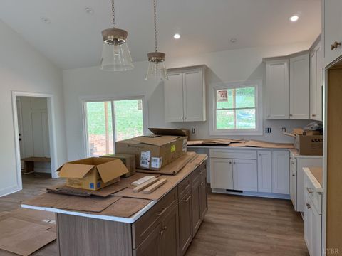 Tiny photo for 9009 Stonewall Road, Appomattox, VA 24522 (MLS # 366142)