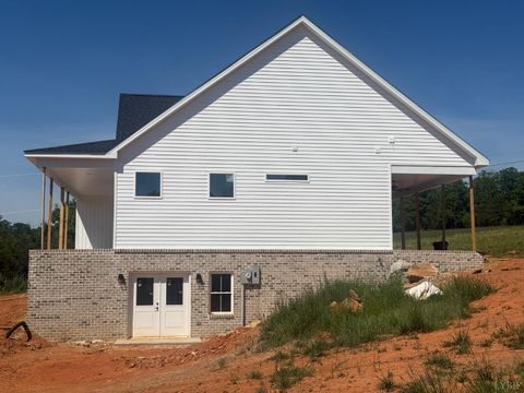 Tiny photo for 9009 Stonewall Road, Appomattox, VA 24522 (MLS # 366142)