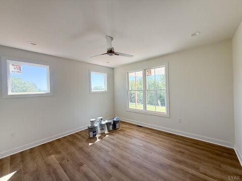 Tiny photo for 9009 Stonewall Road, Appomattox, VA 24522 (MLS # 366142)