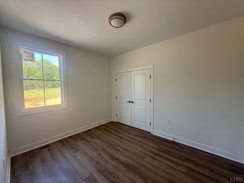 Tiny photo for 9009 Stonewall Road, Appomattox, VA 24522 (MLS # 366142)