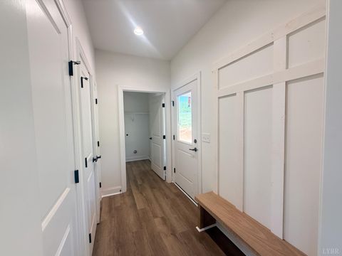 Tiny photo for 9009 Stonewall Road, Appomattox, VA 24522 (MLS # 366142)