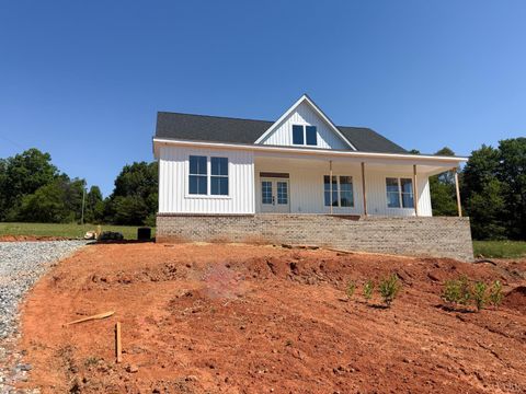 Tiny photo for 9009 Stonewall Road, Appomattox, VA 24522 (MLS # 366142)