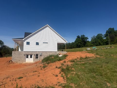 Tiny photo for 9009 Stonewall Road, Appomattox, VA 24522 (MLS # 366142)