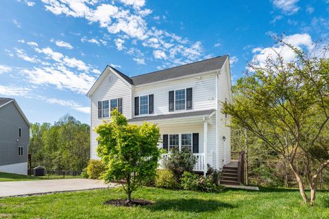 Tiny photo for 205 Bonterra Place, Lynchburg, VA 24501 (MLS # 365763)