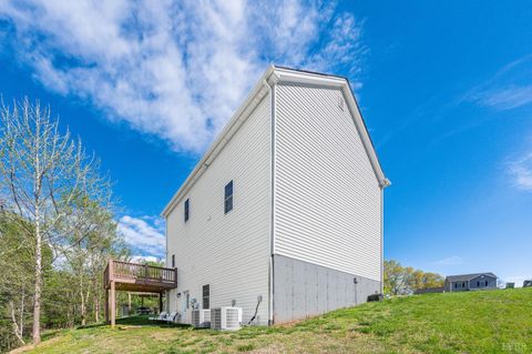 Tiny photo for 205 Bonterra Place, Lynchburg, VA 24501 (MLS # 365763)