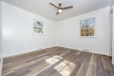Tiny photo for 118 Patricia Drive, Lynchburg, VA 24501 (MLS # 363113)