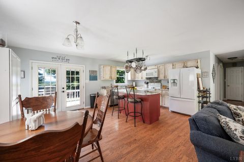 Tiny photo for 3105 Horseshoe Road, Appomattox, VA 24522 (MLS # 361583)