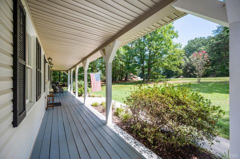 Tiny photo for 3105 Horseshoe Road, Appomattox, VA 24522 (MLS # 361583)