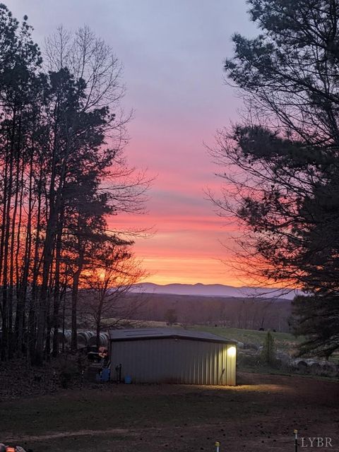 Tiny photo for 3105 Horseshoe Road, Appomattox, VA 24522 (MLS # 361583)