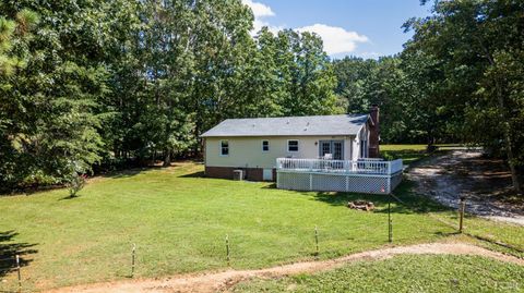 Tiny photo for 3105 Horseshoe Road, Appomattox, VA 24522 (MLS # 361583)